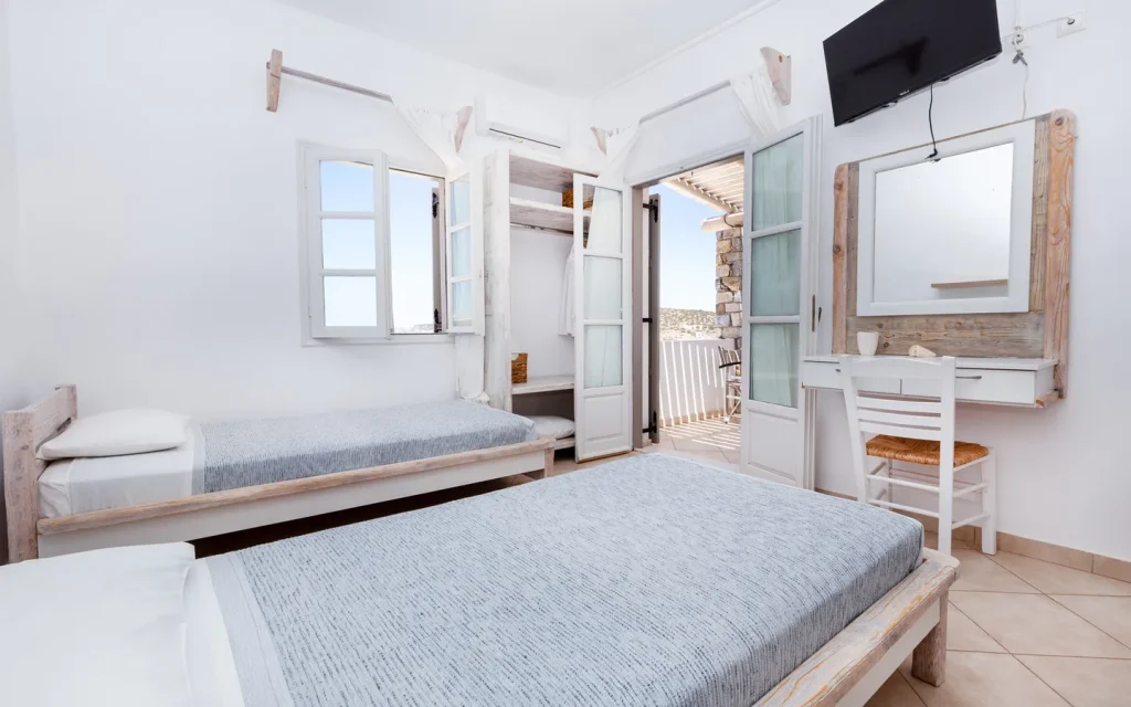 studio with balcony (8)