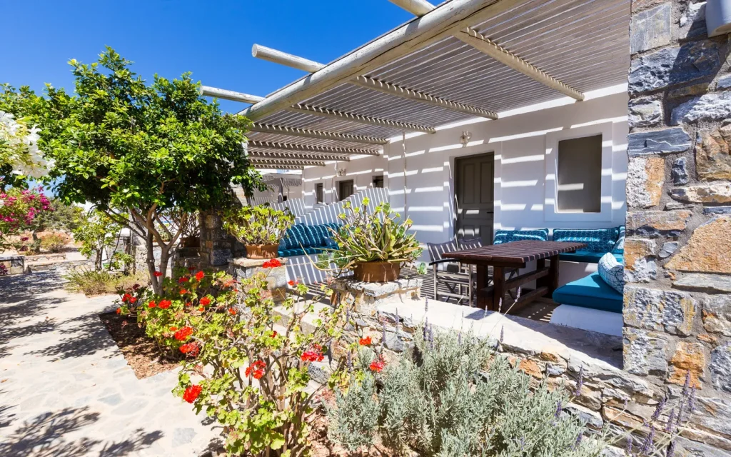 studio with ocean view (2)