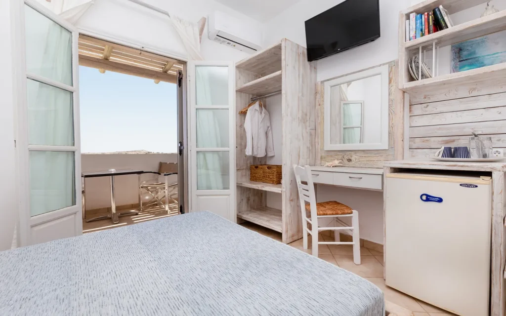 studio with sea view (2)