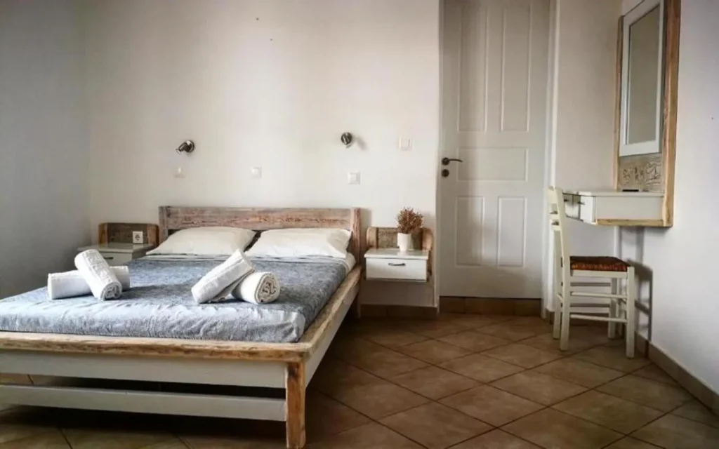 Deluxe Room with Sea View (2)