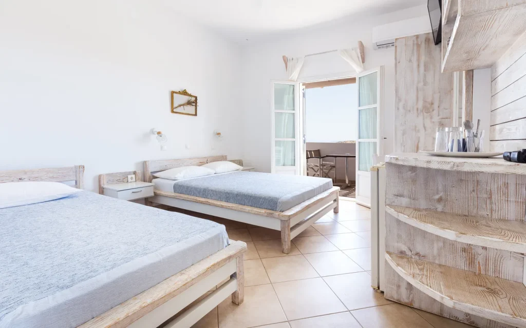 Superior Room with Sea View (2)